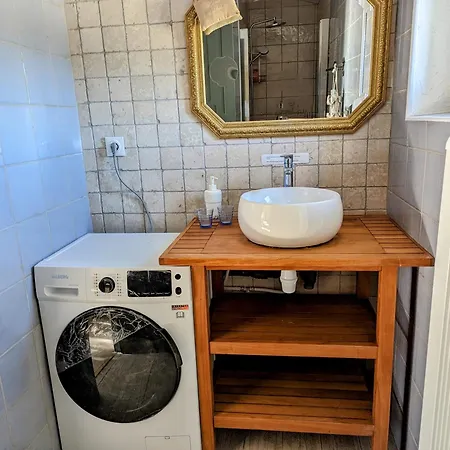 Gite Petit Luberon Chez Manon En Luberon - Vacation Rental In Guest House Lagnes Room photo